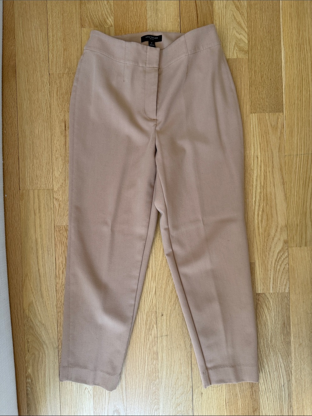 Ann Taylor Straight-Leg Crop Trouser Pants in Camel/Nude/Tan